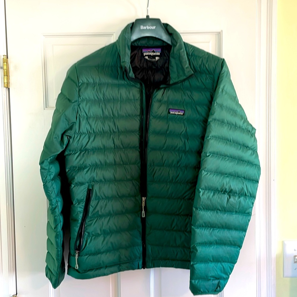 Dark green Patagonia puffer